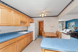 110 Barwick Blvd, Mineola, NY 11501 - Photo 6