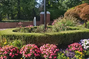 192 Heron Ln, Manhasset, NY 11030 - Photo 2