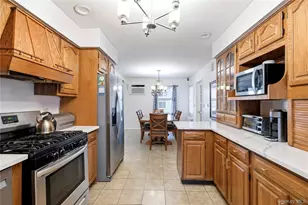 205 Stuart Rd, Valley Stream, NY 11581 - Photo 14