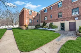 220-44 73rd Ave, Oakland Gardens, NY 11364 - Photo 16