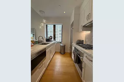 225 E 19th Street #802, New York, NY 10003 - Photo 4