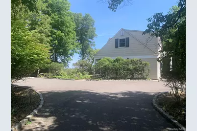 105 Laurel Lane, Port Jefferson, NY 11777 - Photo 2