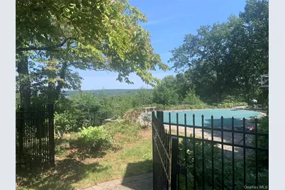 105 Laurel Lane, Port Jefferson, NY 11777 - Photo 30