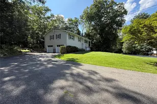 15 Kentwood Dr, Carmel, NY 10512 - Photo 2
