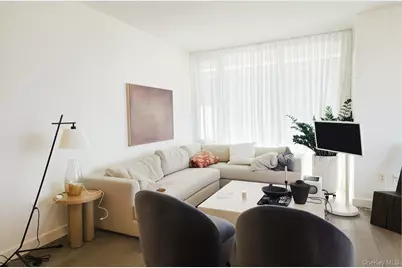 131-03 40th Road #18M, Flushing, NY 11354 - Photo 2