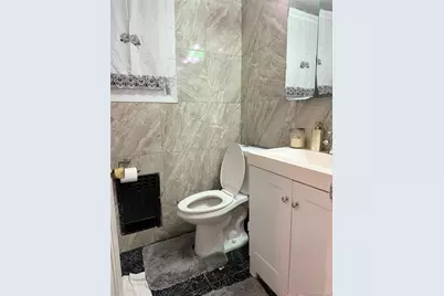 9725 109th Street, Richmond Hill, NY 11419 - Photo 10