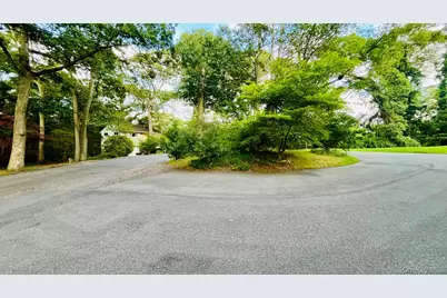 5 Arizona Place, Huntington Station, NY 11746 - Photo 2