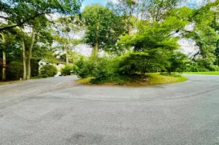 5 Arizona Pl, Huntington Station, NY 11746 - Photo 2