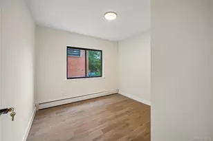 147-26 Roosevelt Ave, Flushing, NY 11354 - Photo 16