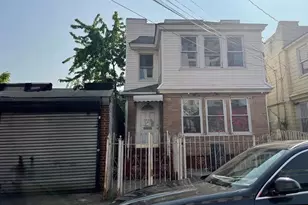 97-11 147th Pl, Jamaica, NY 11435 - Photo 2
