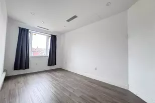 136-20 Booth Memorial Ave, Flushing, NY 11355 - Photo 12