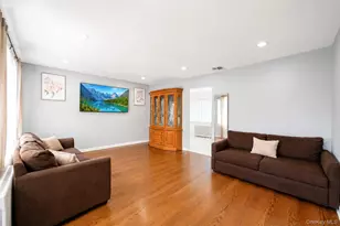 666 Rosevale Ave, Ronkonkoma, NY 11779 - Photo 6