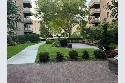 3 Birchwood Court #1A, Mineola, NY 11501 - Photo 14
