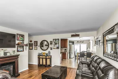 20 Jamaica Avenue, Plainview, NY 11803 - Photo 4