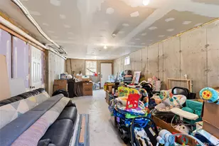 17 Robinwood St, Mastic, NY 11950 - Photo 20