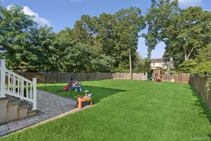 17 Robinwood St, Mastic, NY 11950 - Photo 24