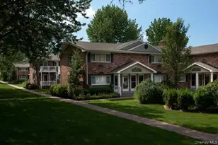 100 Middleton Rd, Bohemia, NY 11716 - Photo 2