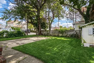92-21 Winchester Blvd, Queens Village, NY 11428 - Photo 18