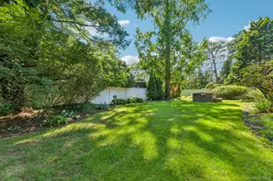 230 Union Ave, Holbrook, NY 11741 - Photo 34