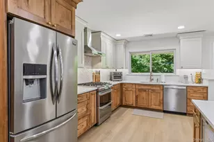 230 Union Ave, Holbrook, NY 11741 - Photo 8
