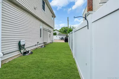 7 Mohawk Drive, Massapequa, NY 11758 - Photo 36