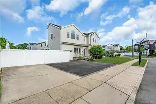7 Mohawk Dr, Massapequa, NY 11758 - Photo 4