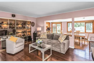 50 Sunrise Lane, Levittown, NY 11756 - Photo 16