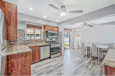 1032 N Hamilton Avenue, Lindenhurst, NY 11757 - Photo 8