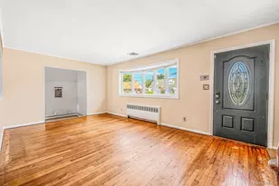 1032 N Hamilton Ave, Lindenhurst, NY 11757 - Photo 6
