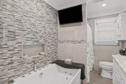 133 Missouri Avenue, Bay Shore, NY 11706 - Photo 20