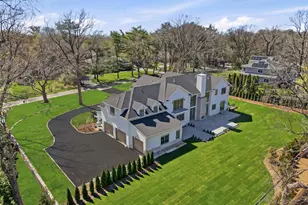 25 W Creek Farms Rd, Sands Point, NY 11050 - Photo 2