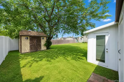 125 S 5th Street, Bethpage, NY 11714 - Photo 28