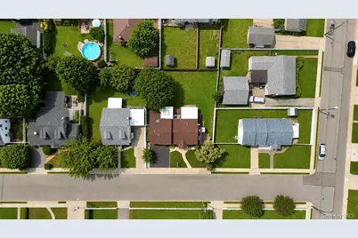 125 S 5th Street, Bethpage, NY 11714 - Photo 2