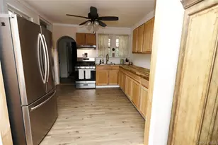 120 Lincoln Rd, Medford, NY 11763 - Photo 4