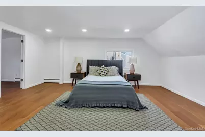 20 Howard Street, Hicksville, NY 11801 - Photo 12