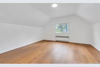 20 Howard Street, Hicksville, NY 11801 - Photo 16