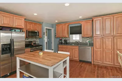 102 Roxbury Road, Franklin Square, NY 11010 - Photo 8