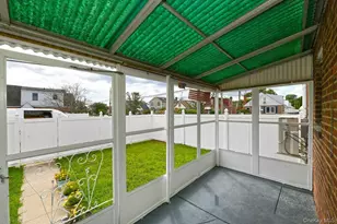 102 Roxbury Rd, Franklin Square, NY 11010 - Photo 20
