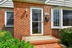 102 Roxbury Rd, Franklin Square, NY 11010 - Photo 4