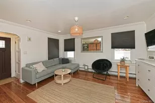 102 Roxbury Rd, Franklin Square, NY 11010 - Photo 6