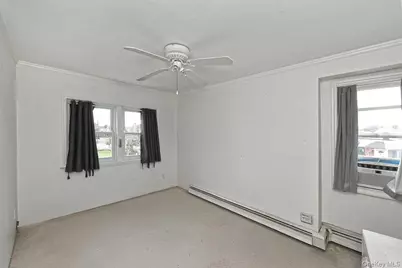 102 Roxbury Road, Franklin Square, NY 11010 - Photo 18