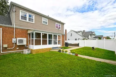 102 Roxbury Road, Franklin Square, NY 11010 - Photo 24