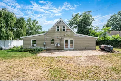 219 Sunflower Lane, Islandia, NY 11749 - Photo 6