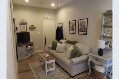33 Deer Park Avenue #2C, Babylon, NY 11702 - Photo 6