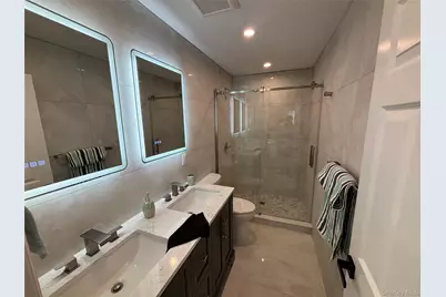 403 S Bayview Avenue, Freeport, NY 11520 - Photo 6