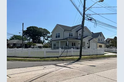 403 S Bayview Avenue, Freeport, NY 11520 - Photo 2