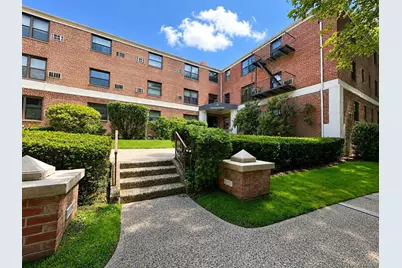 5 Terrace Circle #1H, Great Neck, NY 11021 - Photo 2