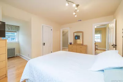 146 Beverly Avenue, Floral Park, NY 11001 - Photo 20