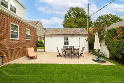 146 Beverly Avenue, Floral Park, NY 11001 - Photo 30