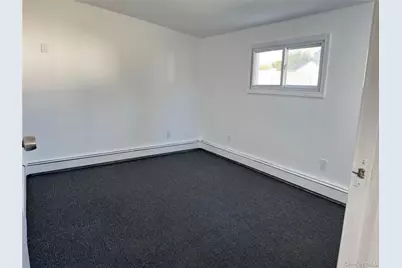 [Address not provided], Levittown, NY 11756 - Photo 6